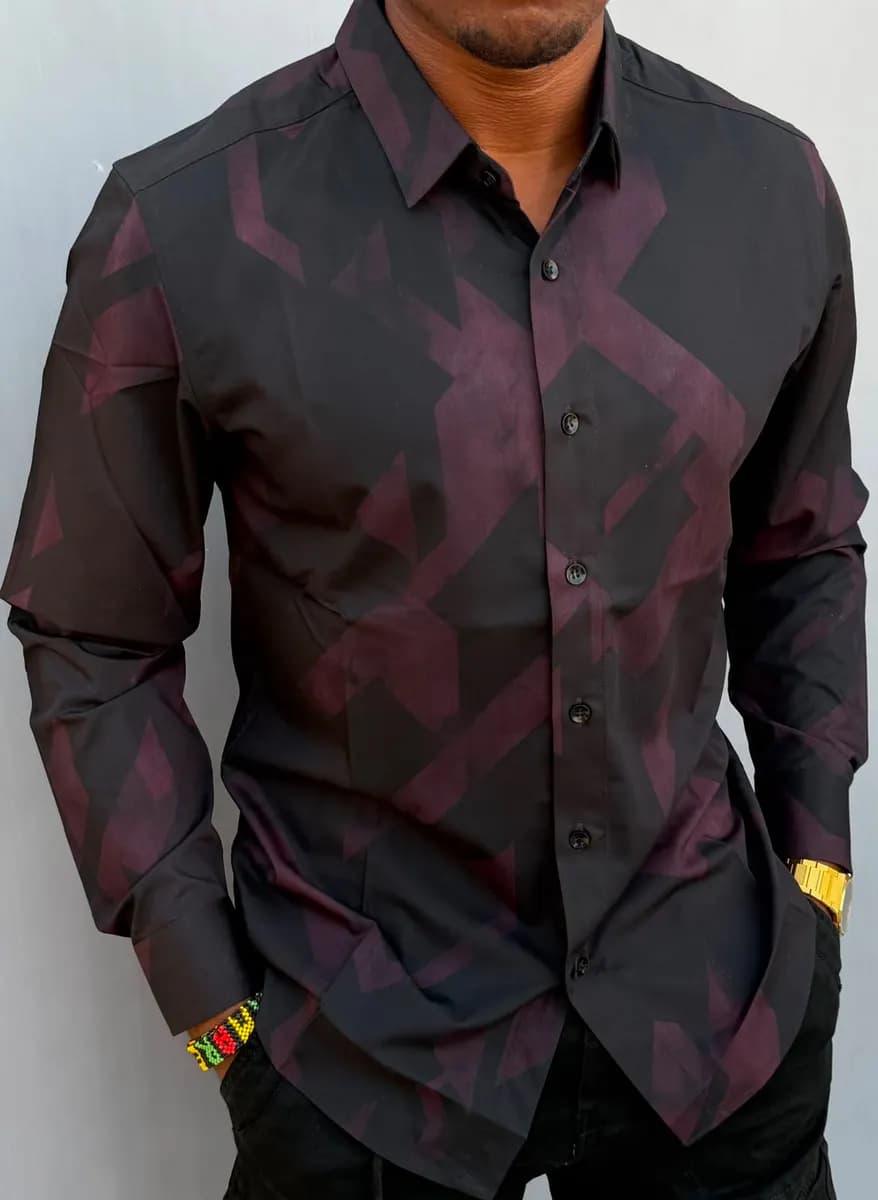 Long-Sleeve Shirt in Black 2 - side view