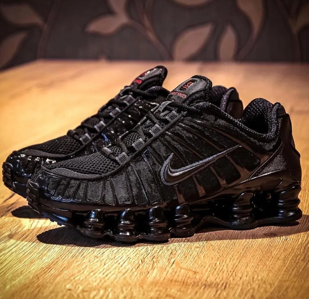 Nike Sneaker in Black 3 - side view