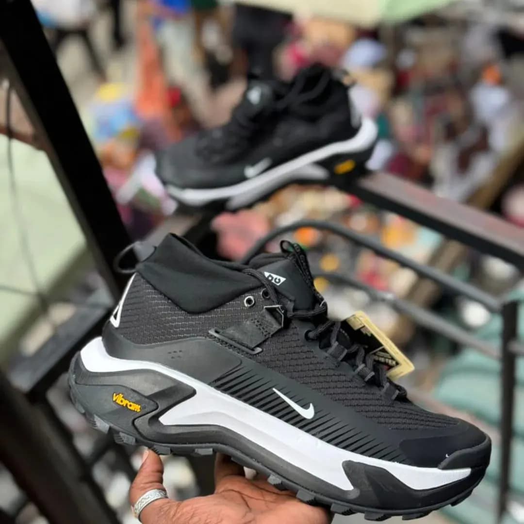 Nike Sneaker in Black 4 - side view