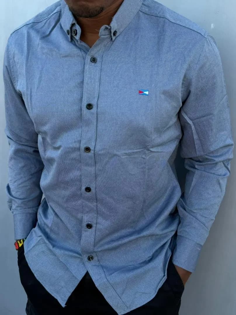 Long-Sleeve Shirt in Blue - side view