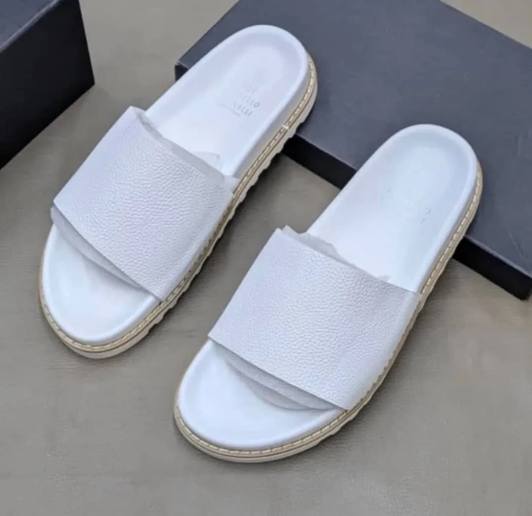 Mule in White 2 - side view