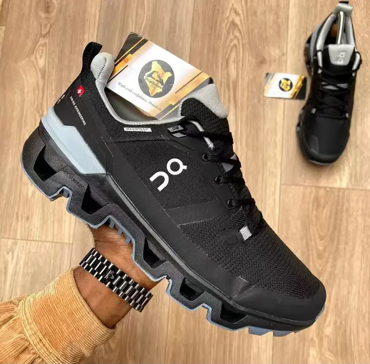 On Cloud Black Running Sneakers